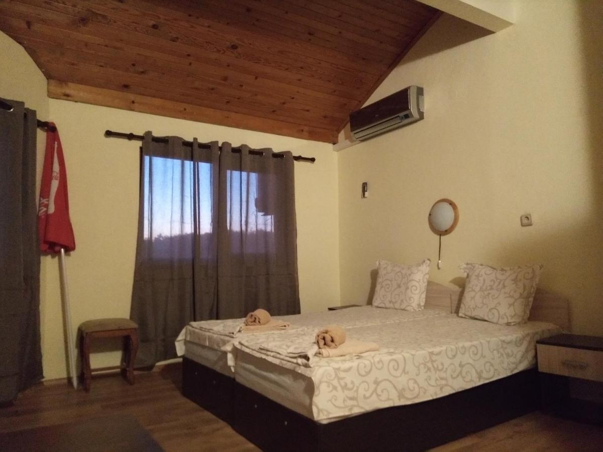 Guesthouse Oasis Kiten  Εξωτερικό φωτογραφία